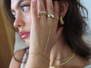 Bar Hand Chain